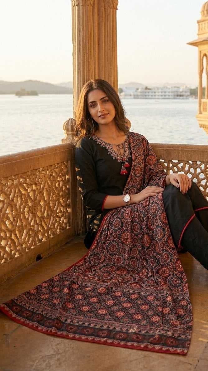 Midnight Glow Kurti Set