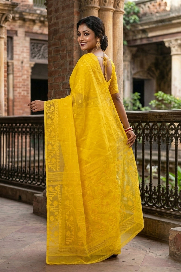 Ektu Bikel Karat Dhakai Jamdani Saree