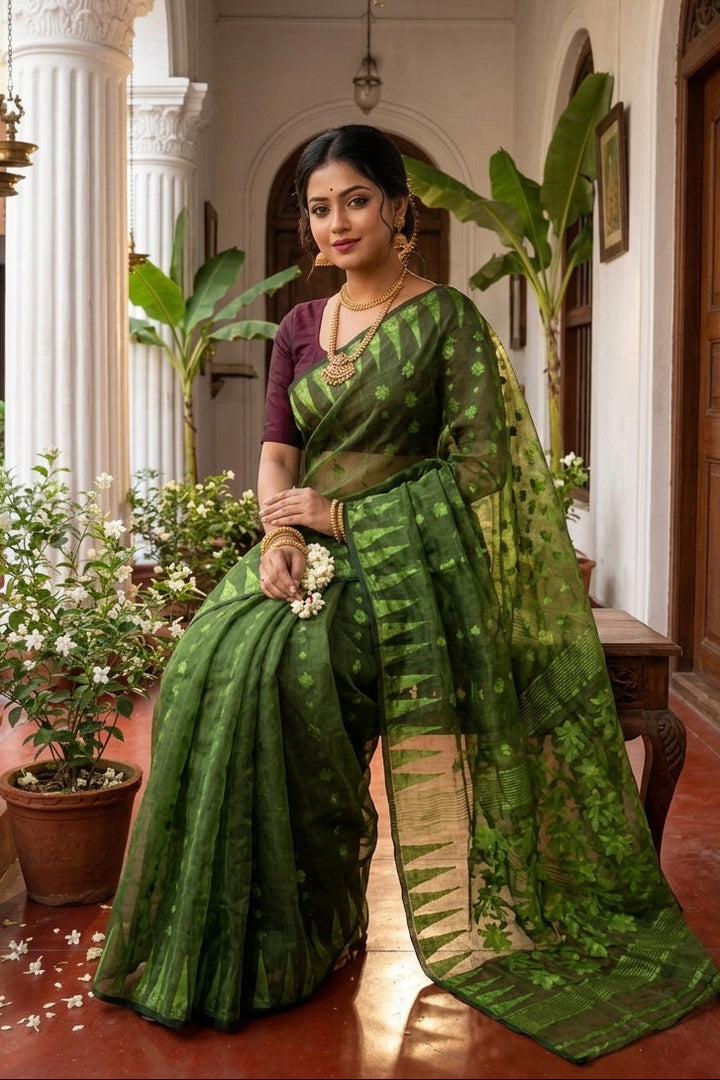 Suranjali Bengal Jamdani Saree (Green)