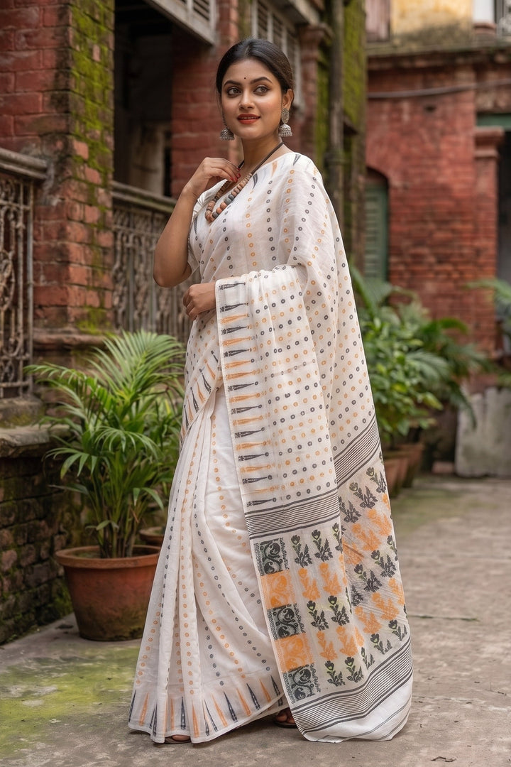 Moner Alo-Bengal Jamdani Saree ( White and Black)