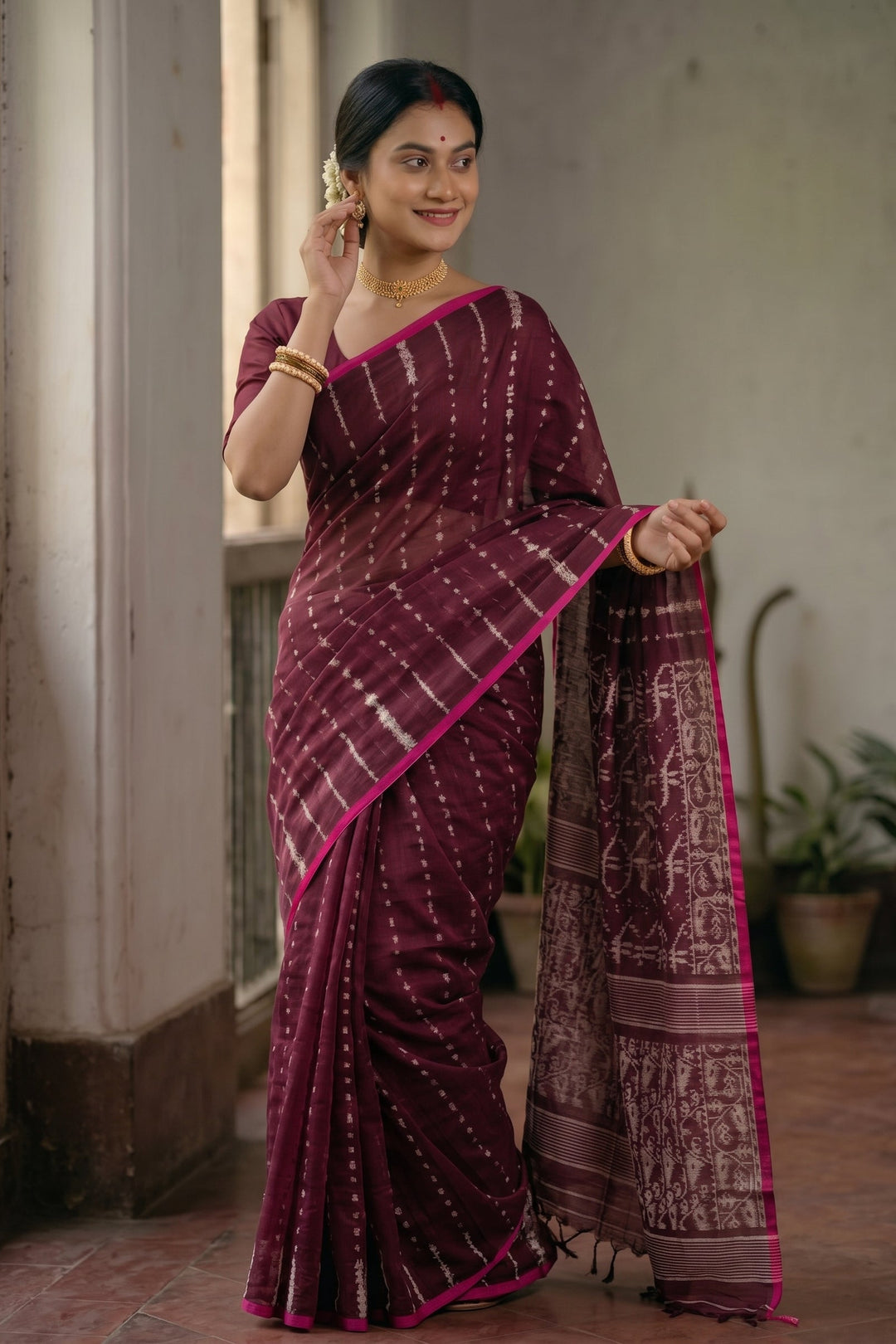 Shatarupa Bengal Jamdani Saree(Wine)