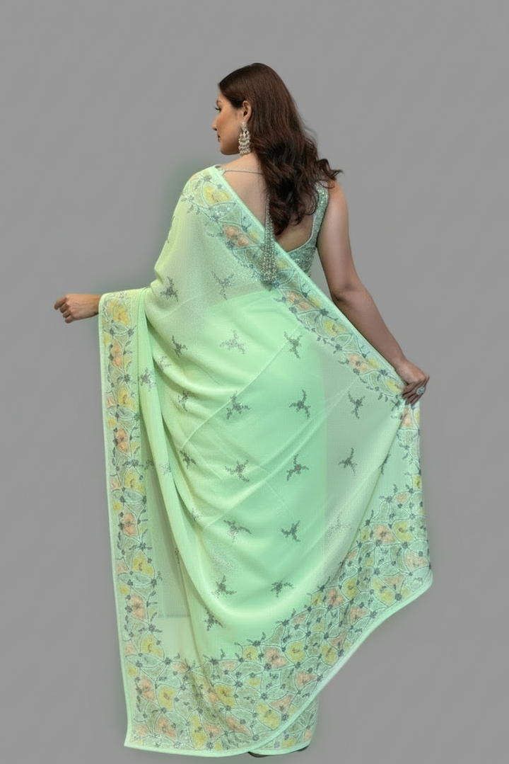 Flexing The Linen Saree