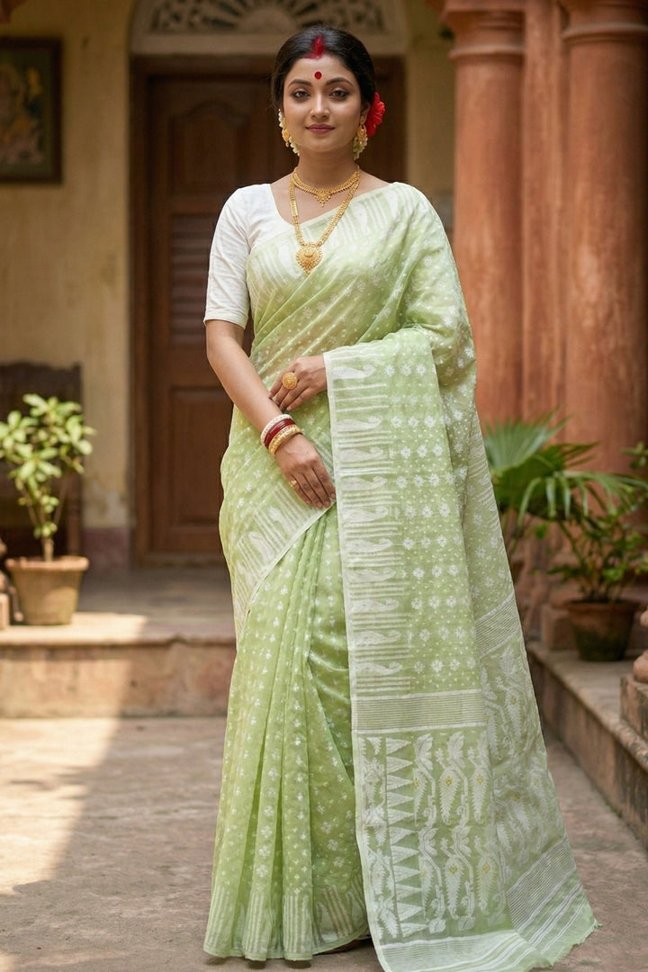 Moner Alo-Bengal Jamdani Saree (Pista)