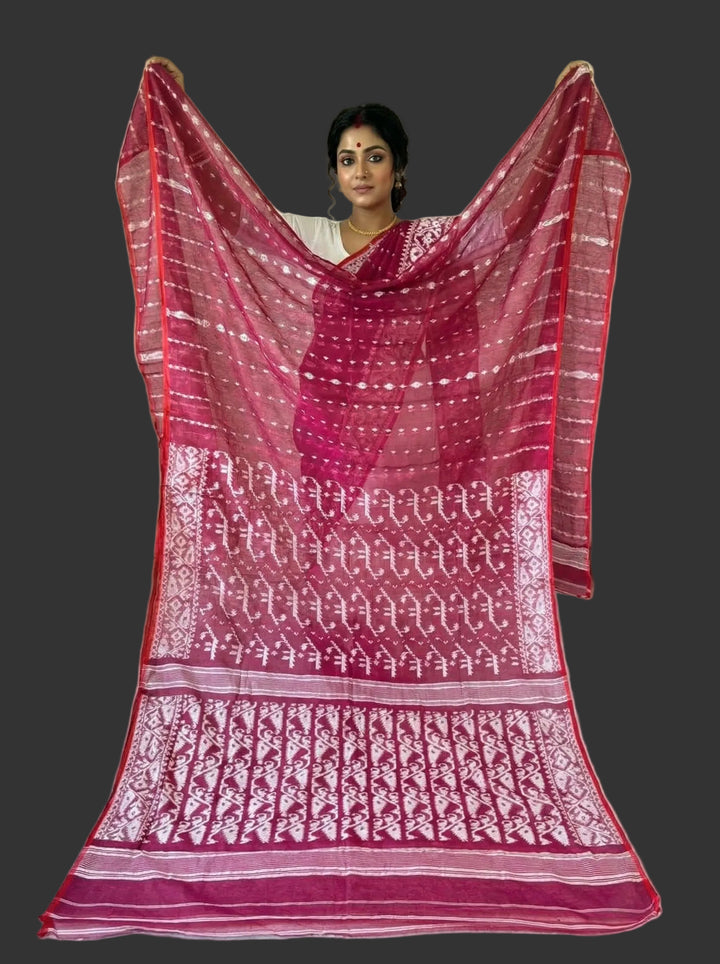 Moner Alo-Bengal Jamdani Saree (Magenta)