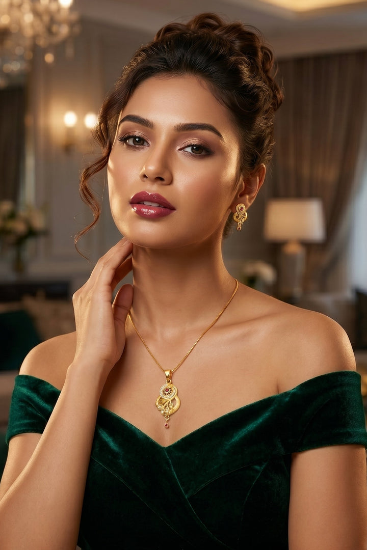 Peak Beuty-Gold Plated Chain and Locket Set