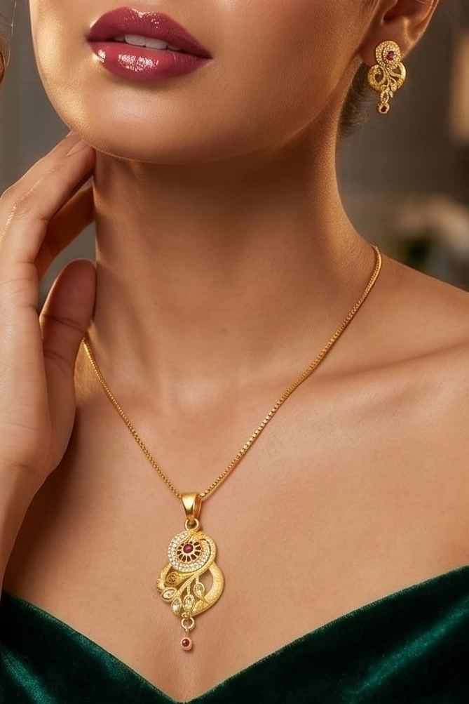 Peak Beuty-Gold Plated Chain and Locket Set