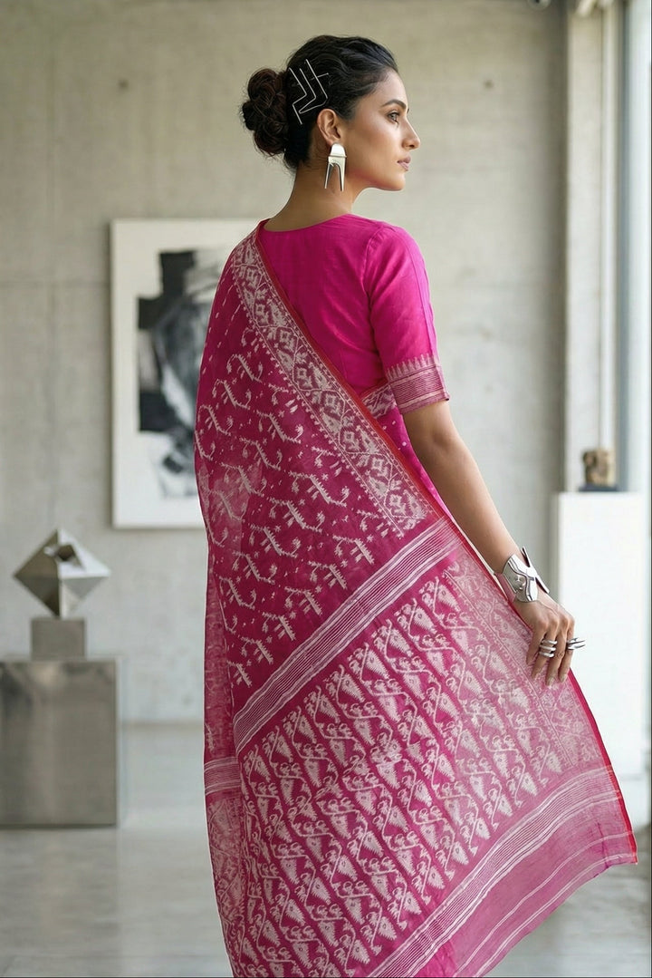 Moner Alo-Bengal Jamdani Saree (Magenta)