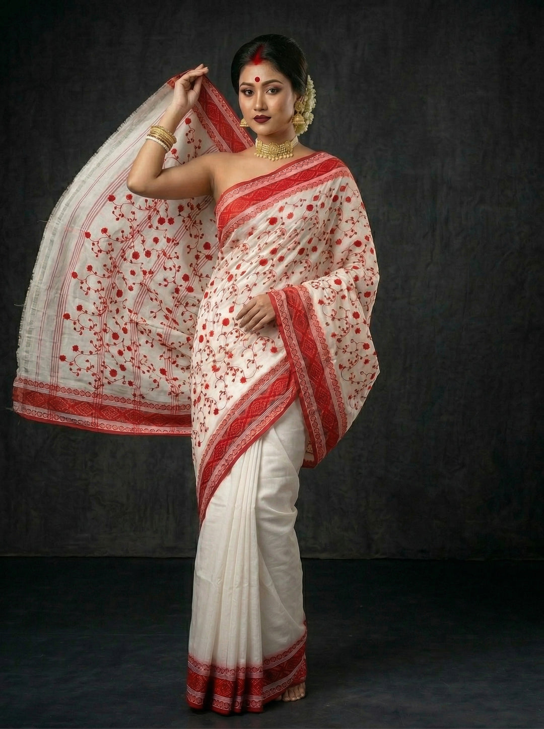 Ashtami Tangail Tant Cotton Saree(Floral Embroidery)
