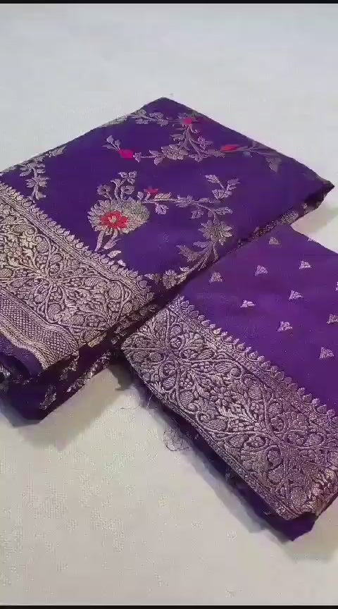 Avid Love - A Beautiful Floral Banarasi Saree