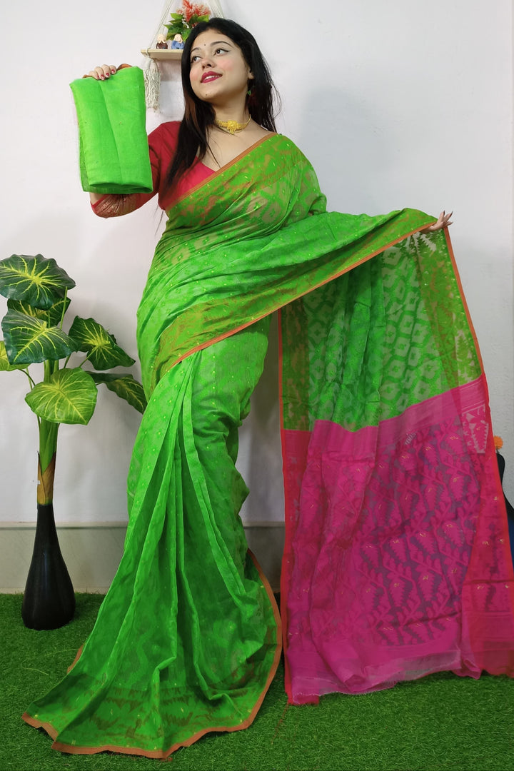 Moner Majhe Dhakai Jamdani Saree