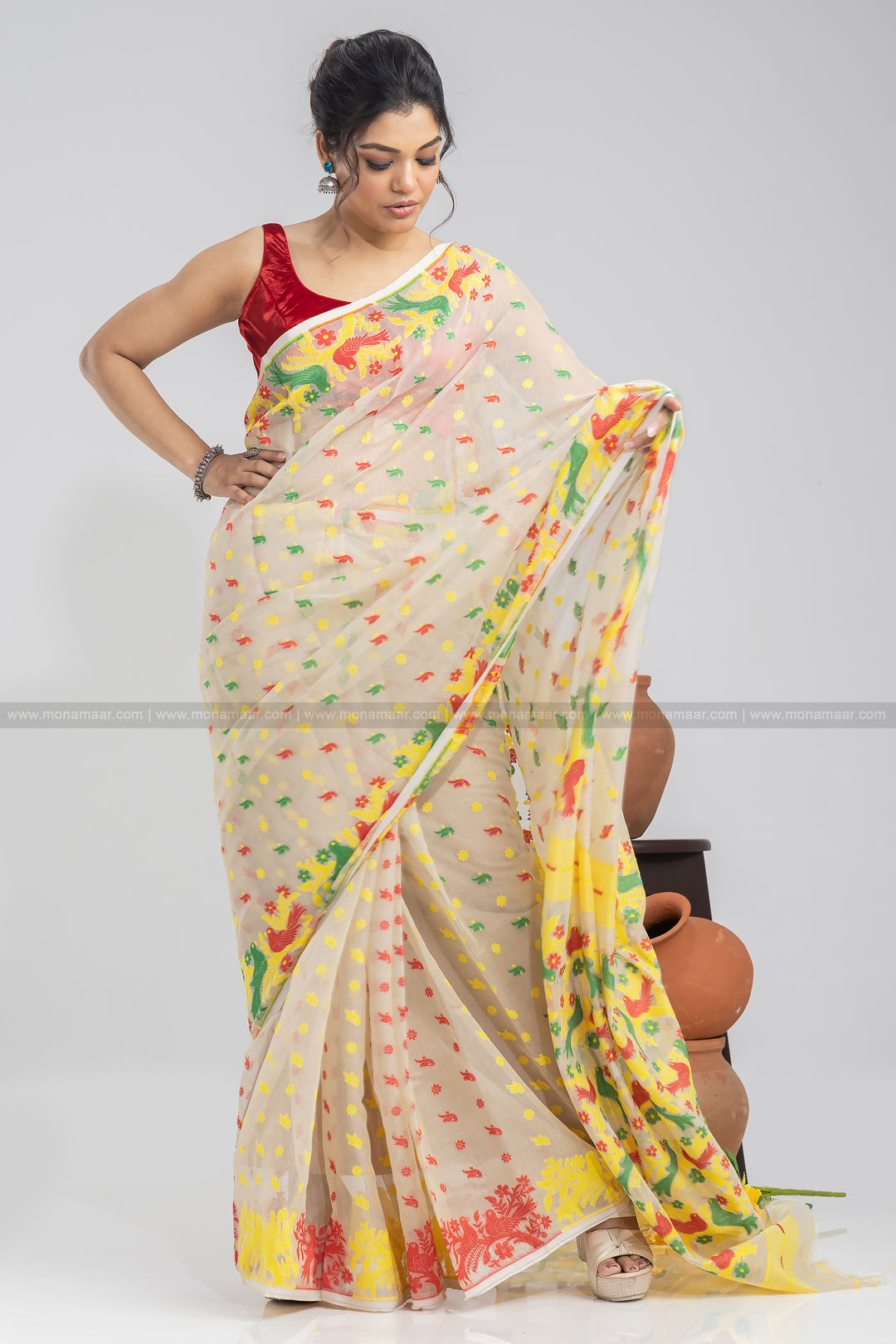 Beige Dhakai Jamdani Saree