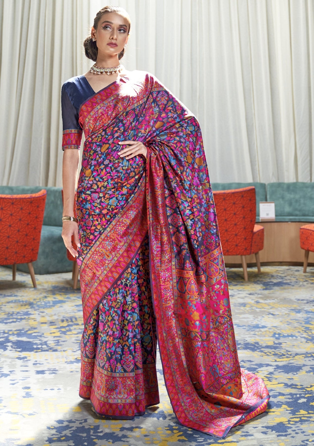 7 Beautiful Hairstyles For Silk Saree - Paperblog | Indian hairstyles, Saree  hairstyles, Wedding hairstyles updo