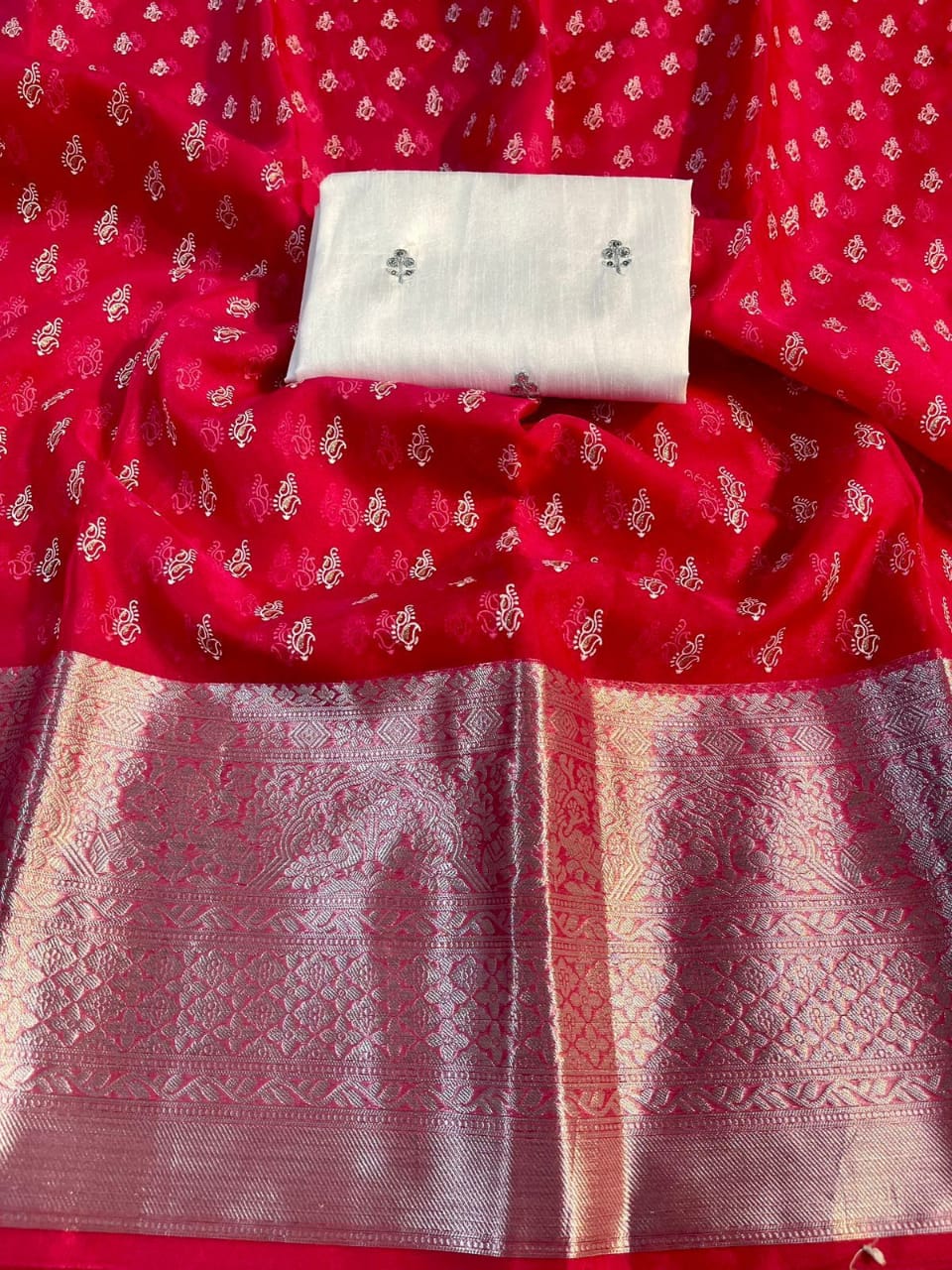 Peach kanchipuram silk saree with contrast grey border