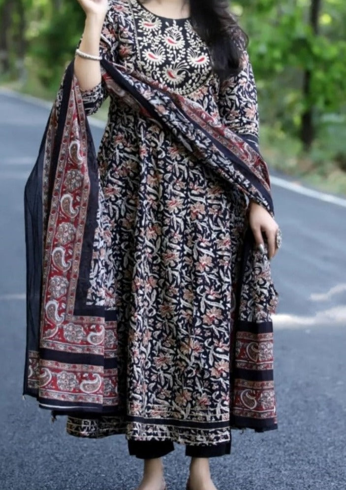 Awe Inspiring Touch Of  Kalamkari  Print Kurti Set (With out dupatta)